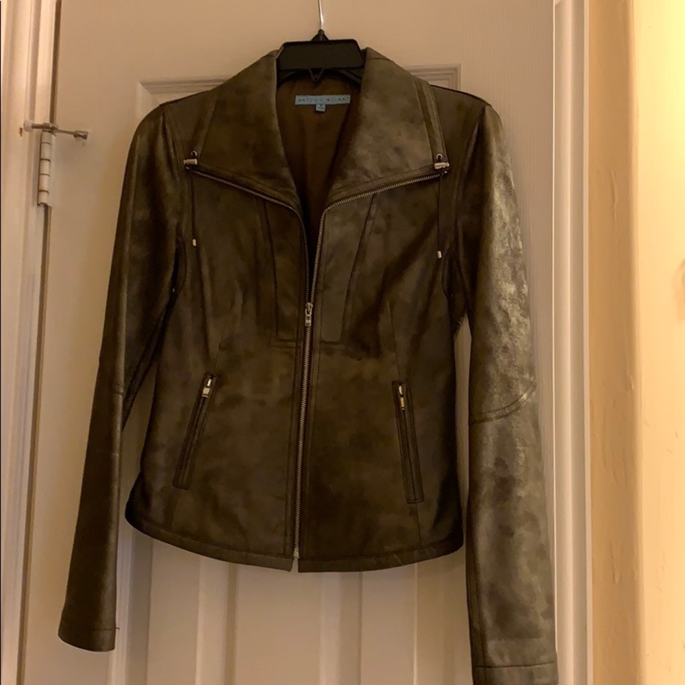 Jacket - Picture 2 of 4